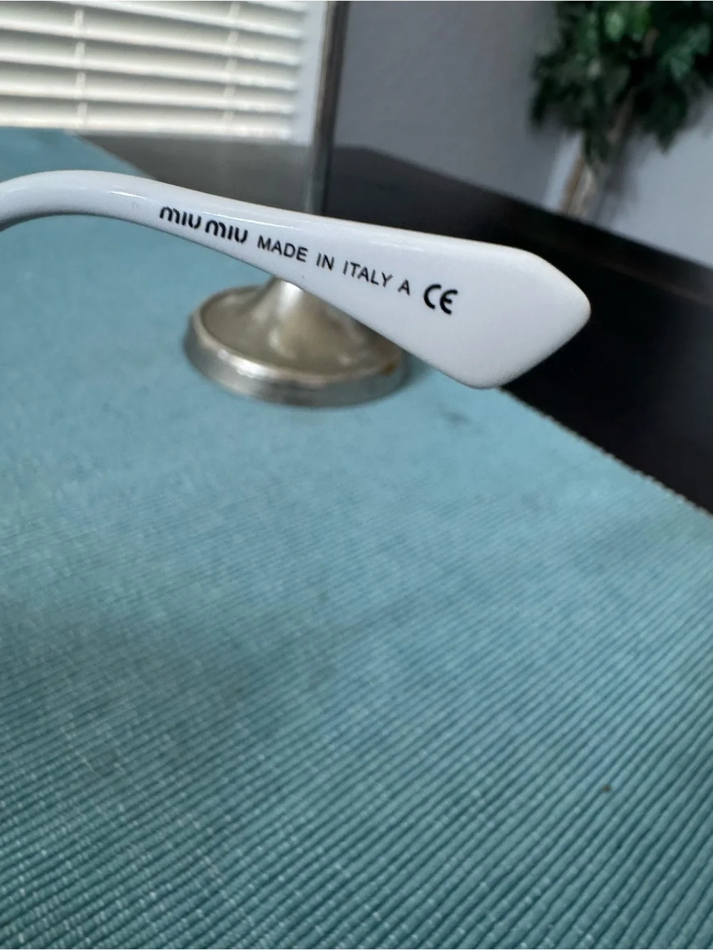 Miu Miu 52QS Sunglasses White